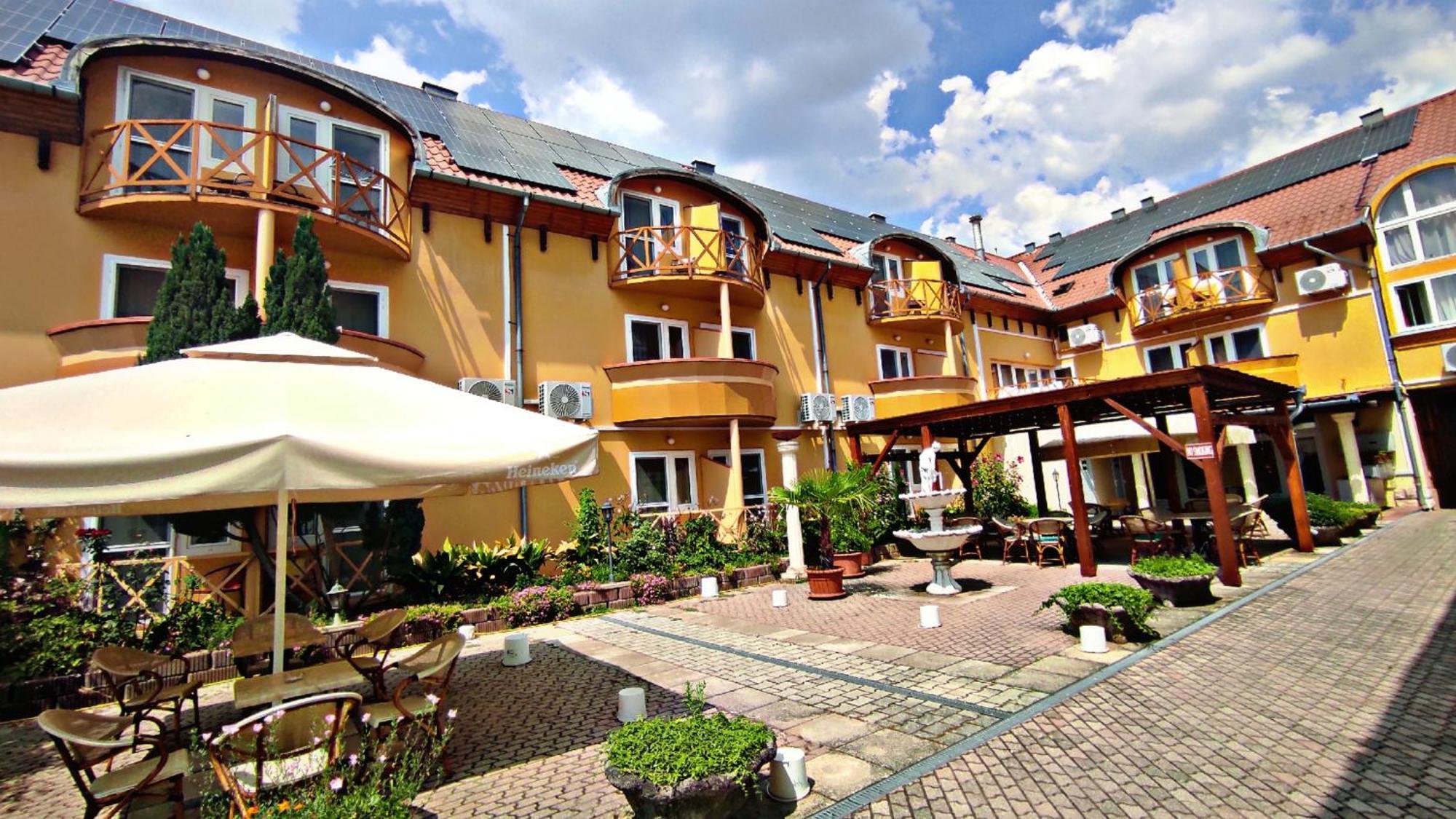 Atrium Hotel Harkány Exterior photo